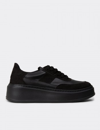 Women's Black Sneakers