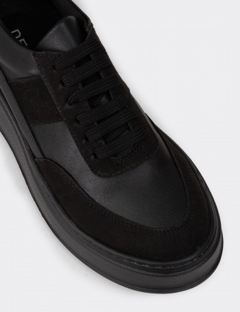 Women's Black Sneakers
