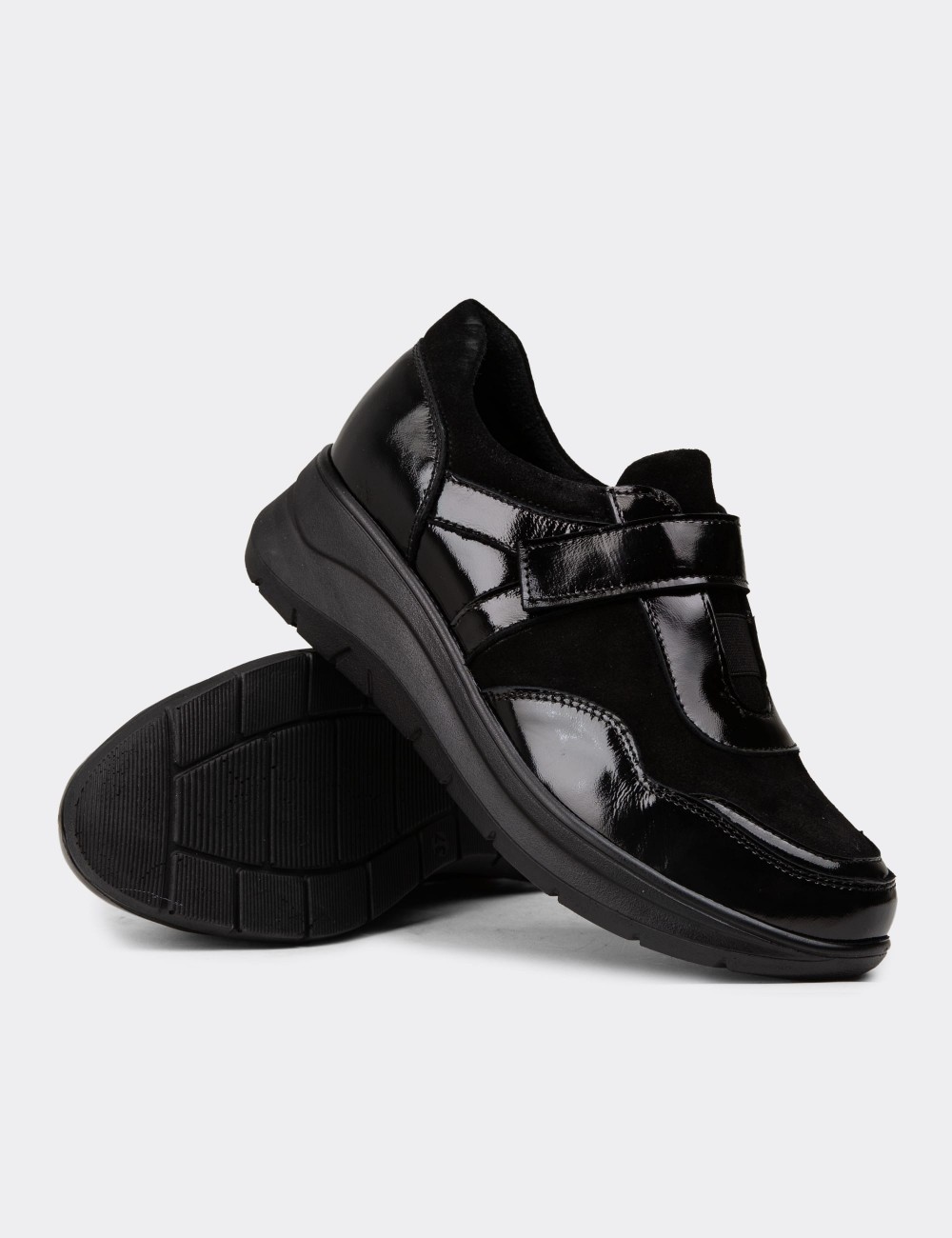 Women's Black Patent Leather Lace-up Shoes - N0302ZSYHC01