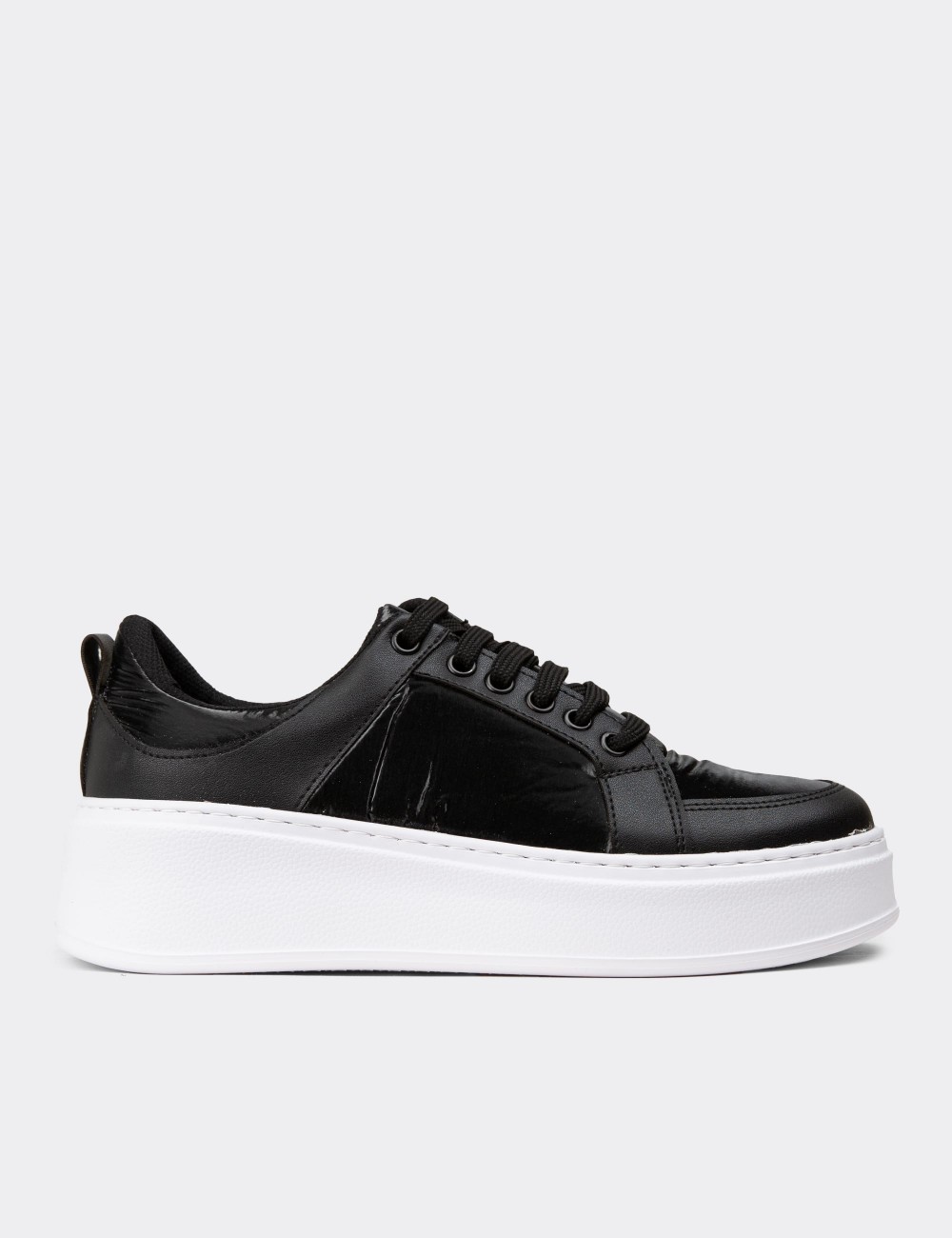 Women's Black Sneakers - CE491ZSYHC03 Women's Black Sneakers - CE491ZSYHC03