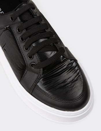 Women's Black Sneakers