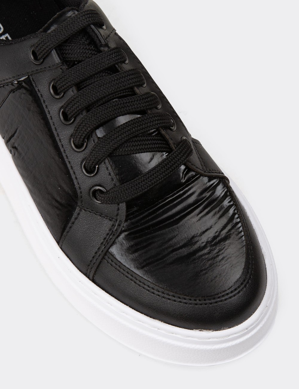 Women's Black Sneakers - CE491ZSYHC03 Women's Black Sneakers - CE491ZSYHC03