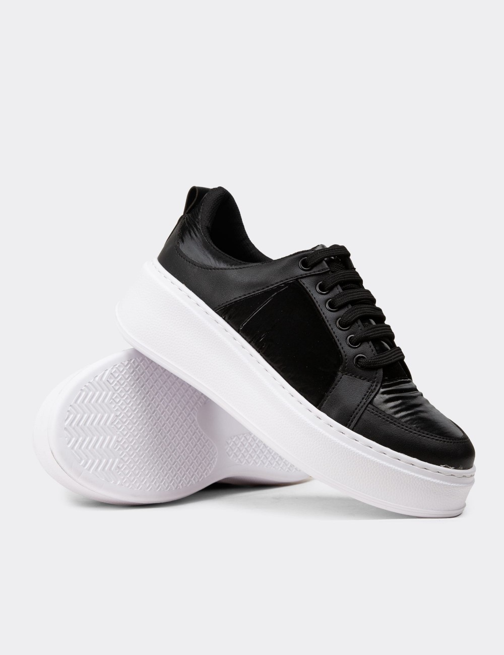 Women's Black Sneakers - CE491ZSYHC03 Women's Black Sneakers - CE491ZSYHC03