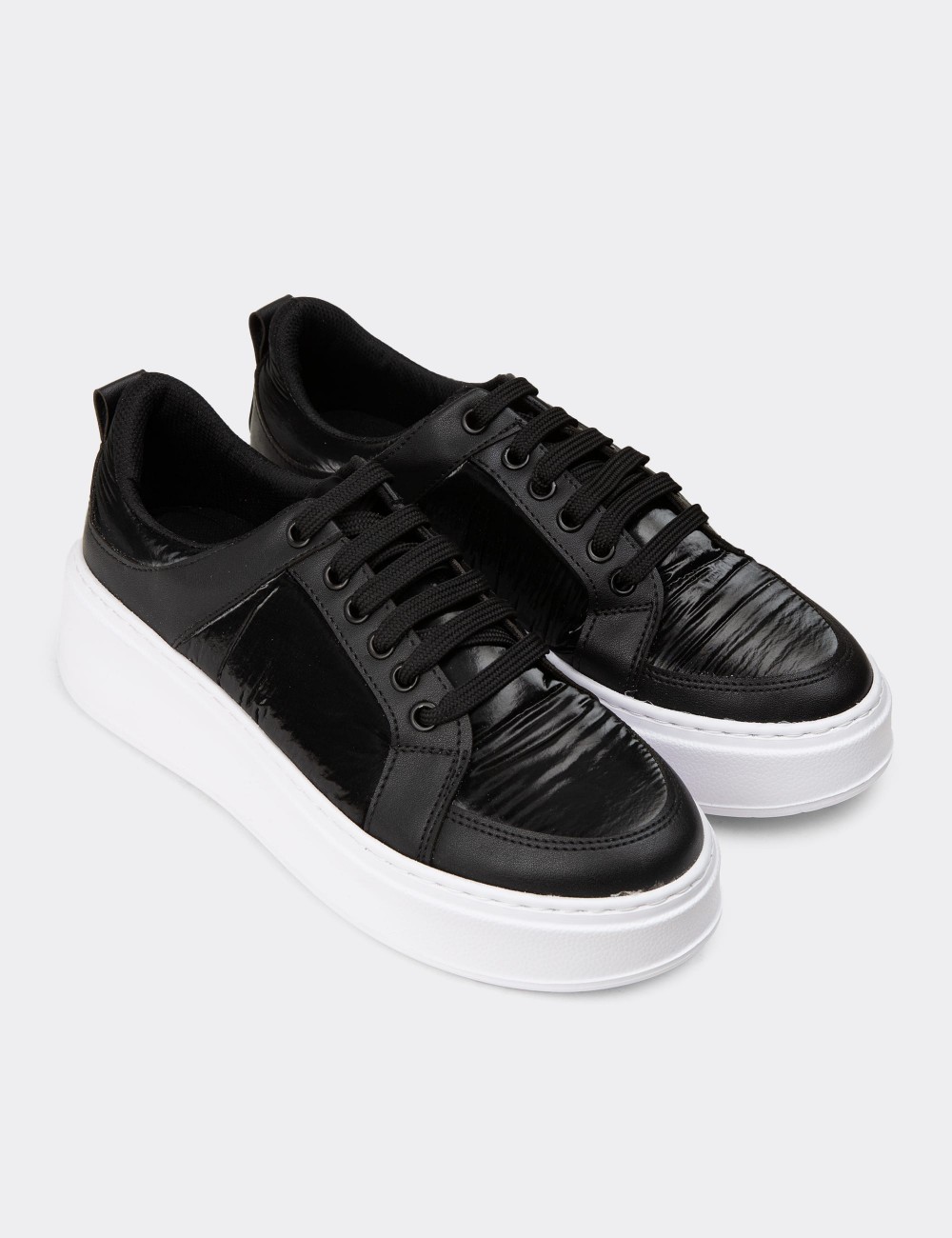 Women's Black Sneakers - CE491ZSYHC03 Women's Black Sneakers - CE491ZSYHC03