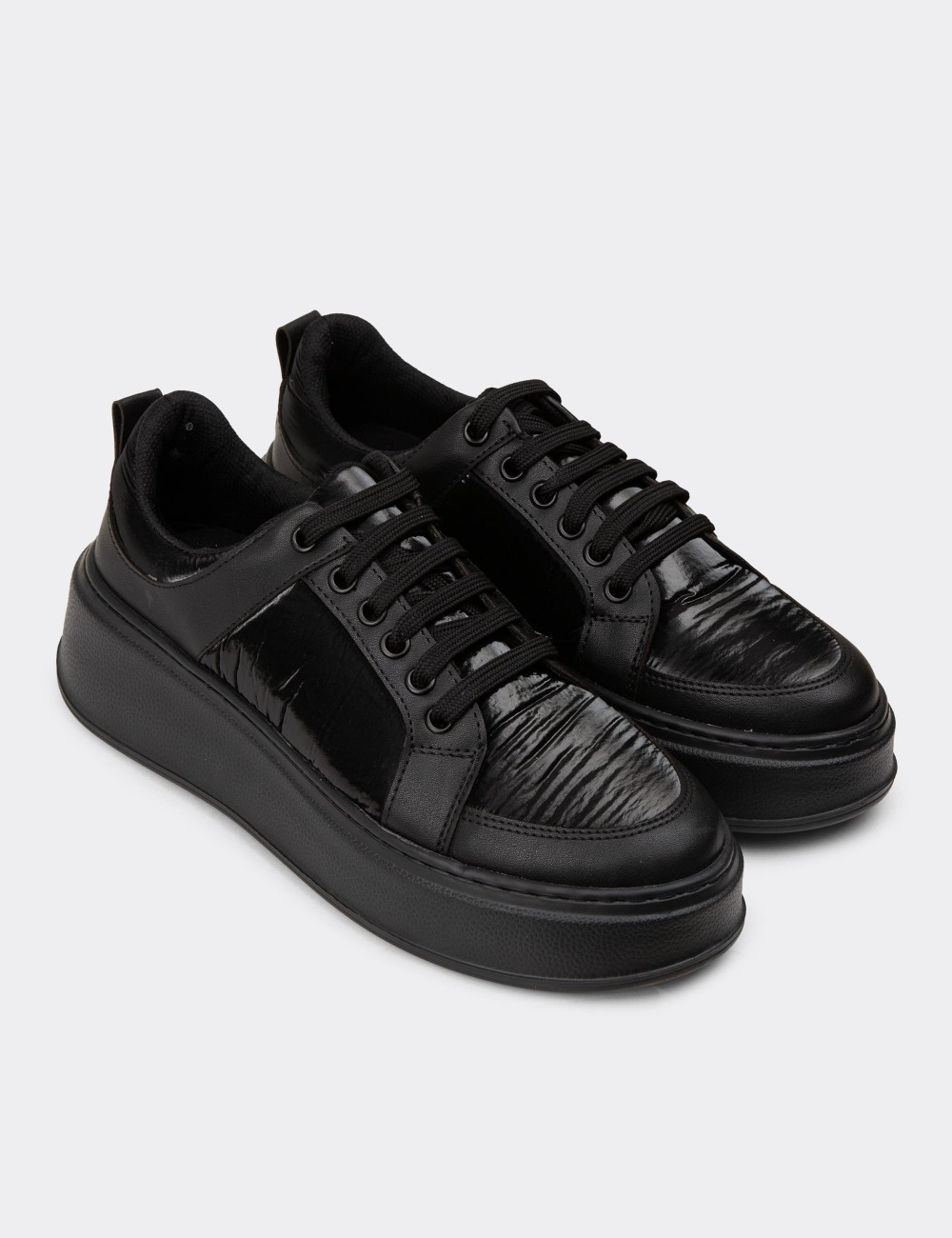 Women's Black Sneakers - CE491ZSYHC01 Women's Black Sneakers - CE491ZSYHC01