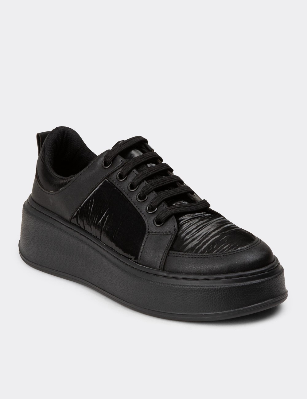 Women's Black Sneakers - CE491ZSYHC01 Women's Black Sneakers - CE491ZSYHC01