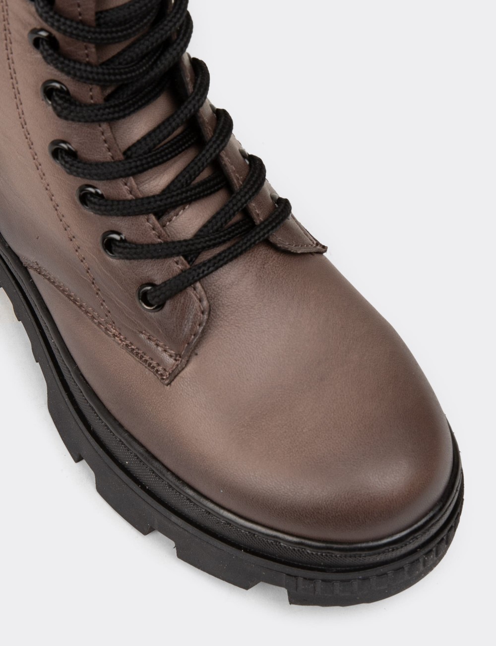 Women's Sandstone Leather Postal Boots - SE491ZVZNE01