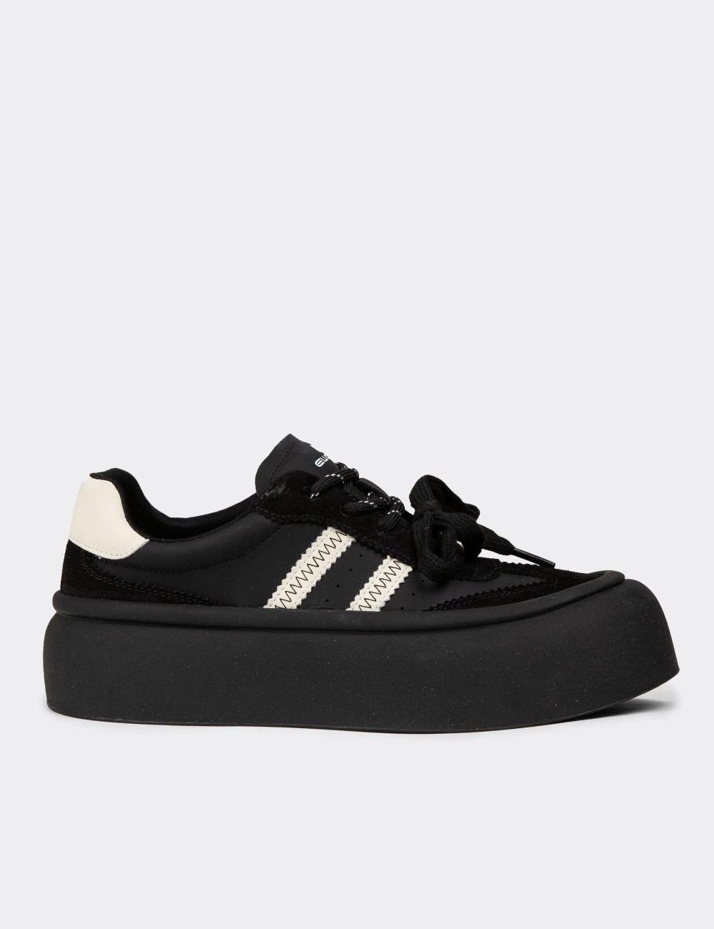 Women's Black Sneakers - E8004ZSYHC01 Women's Black Sneakers - E8004ZSYHC01