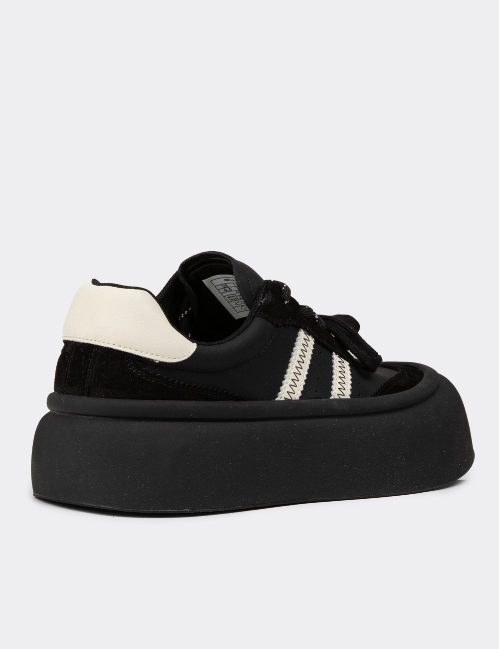 Women's Black Sneakers - E8004ZSYHC01 Women's Black Sneakers - E8004ZSYHC01