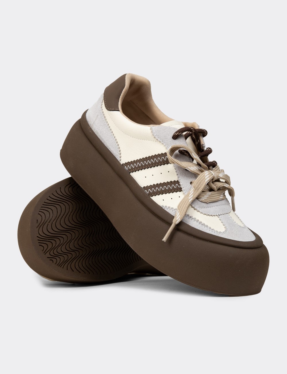 Women's Beige Sneakers - E8004ZBEJC01 Women's Beige Sneakers - E8004ZBEJC01