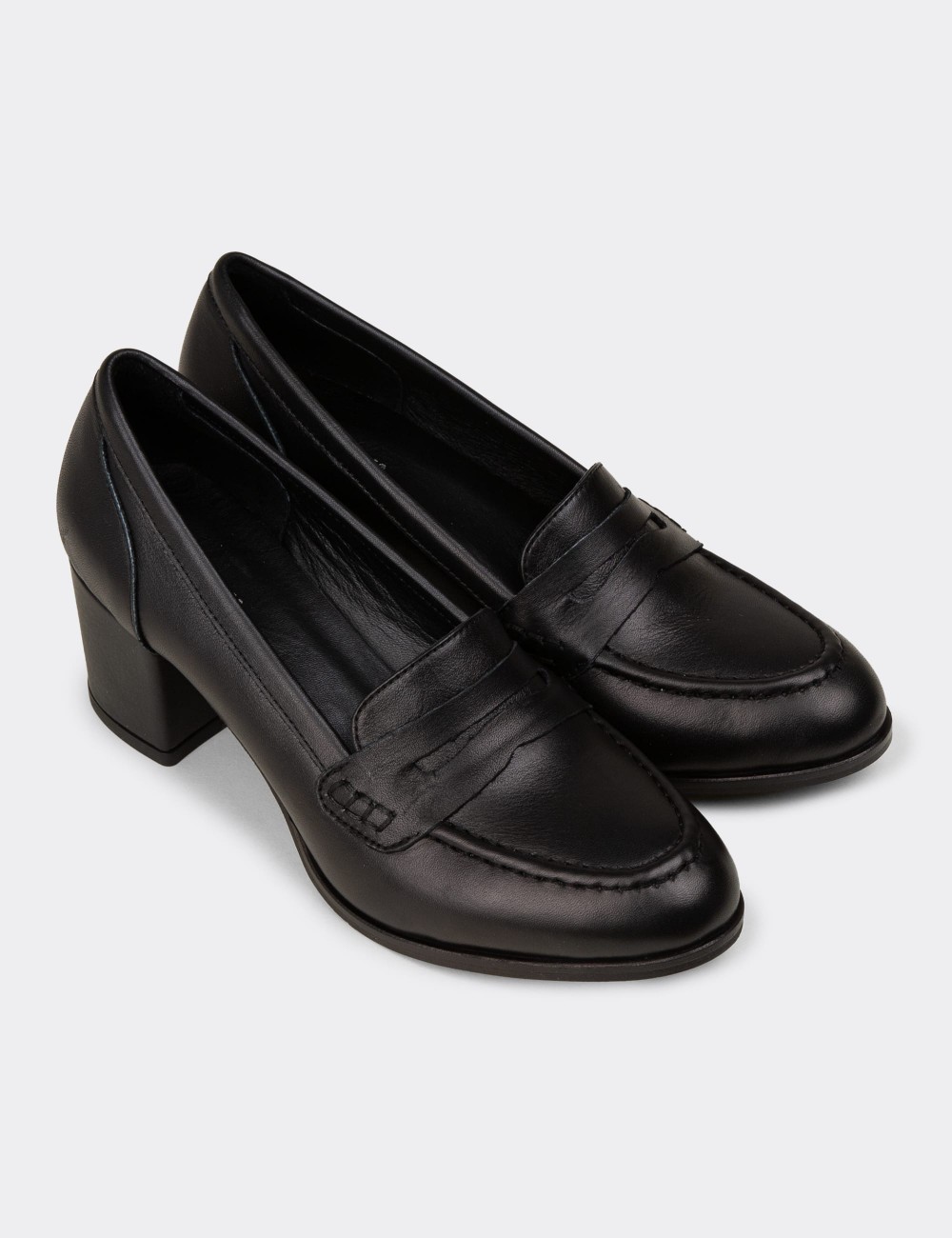 Women's Black Leather Moccasins - A3440ZSYHM01