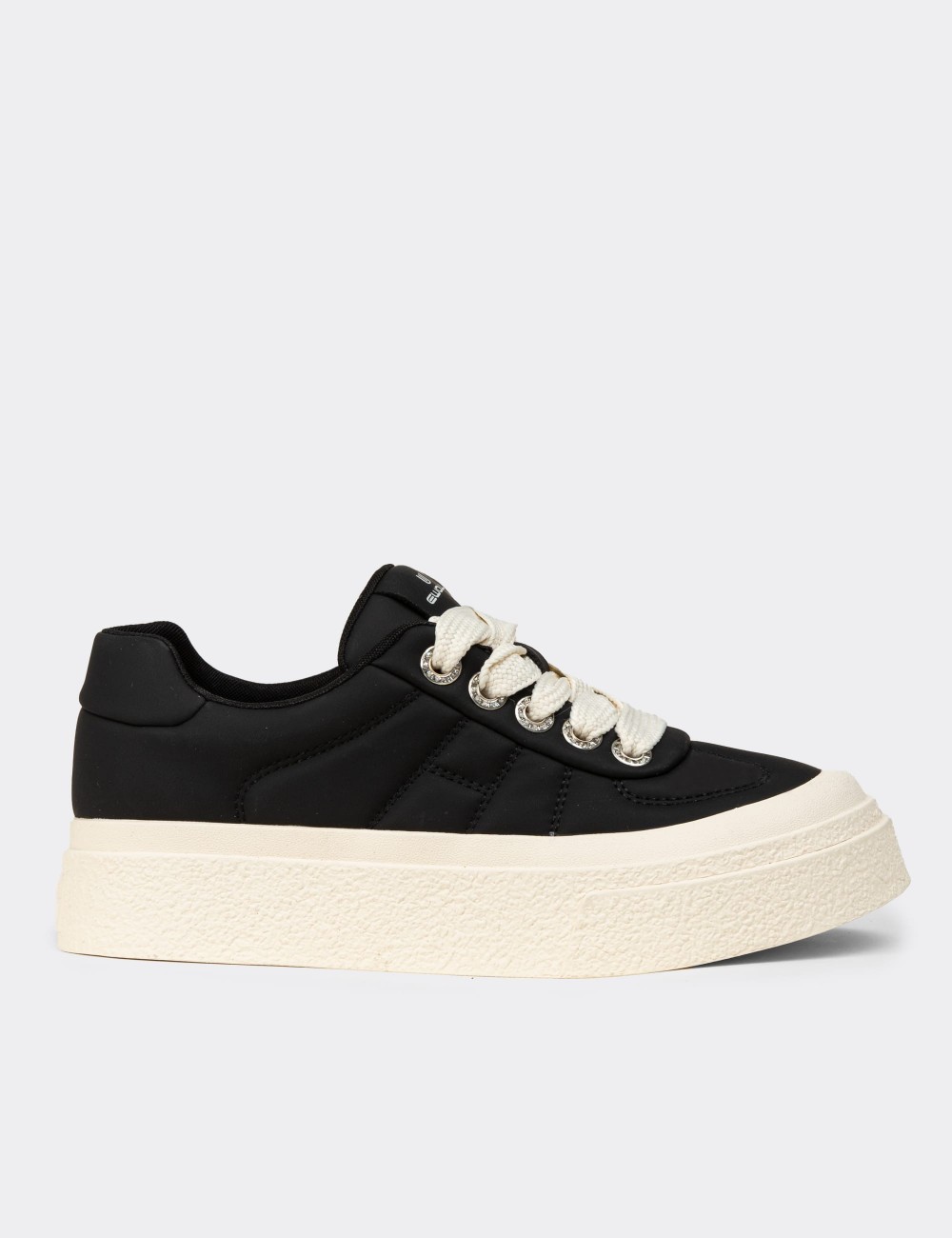 Women's Black Sneakers - E8020ZSYHC01 Women's Black Sneakers - E8020ZSYHC01