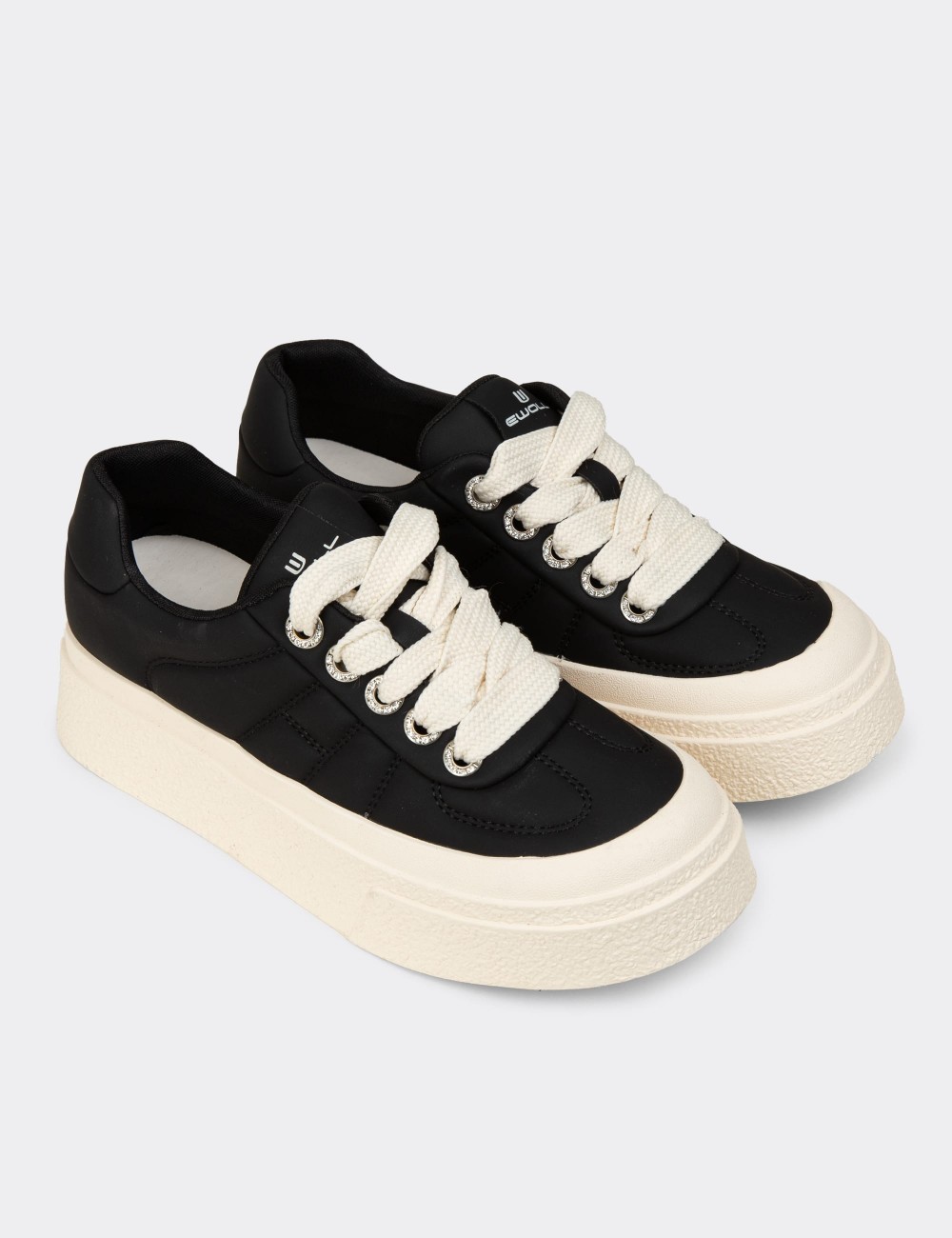 Women's Black Sneakers - E8020ZSYHC01 Women's Black Sneakers - E8020ZSYHC01