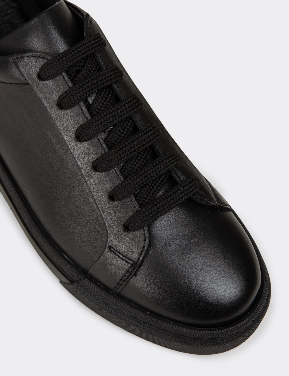 Men's Black Leather Sneakers - 02018MSYHC01