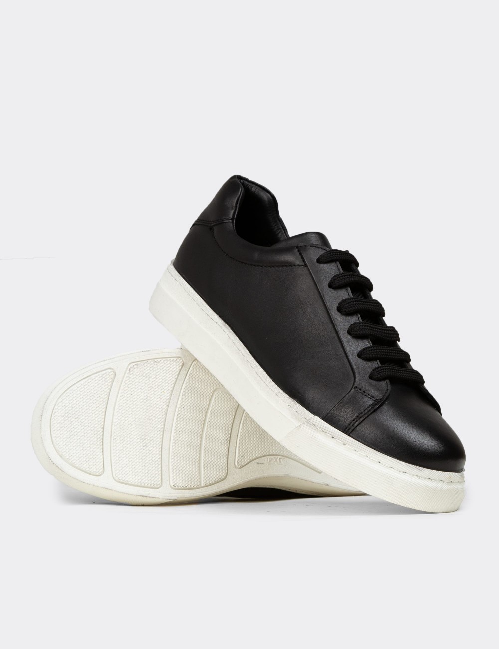 Men's Black Leather Sneakers - 02018MSYHC02
