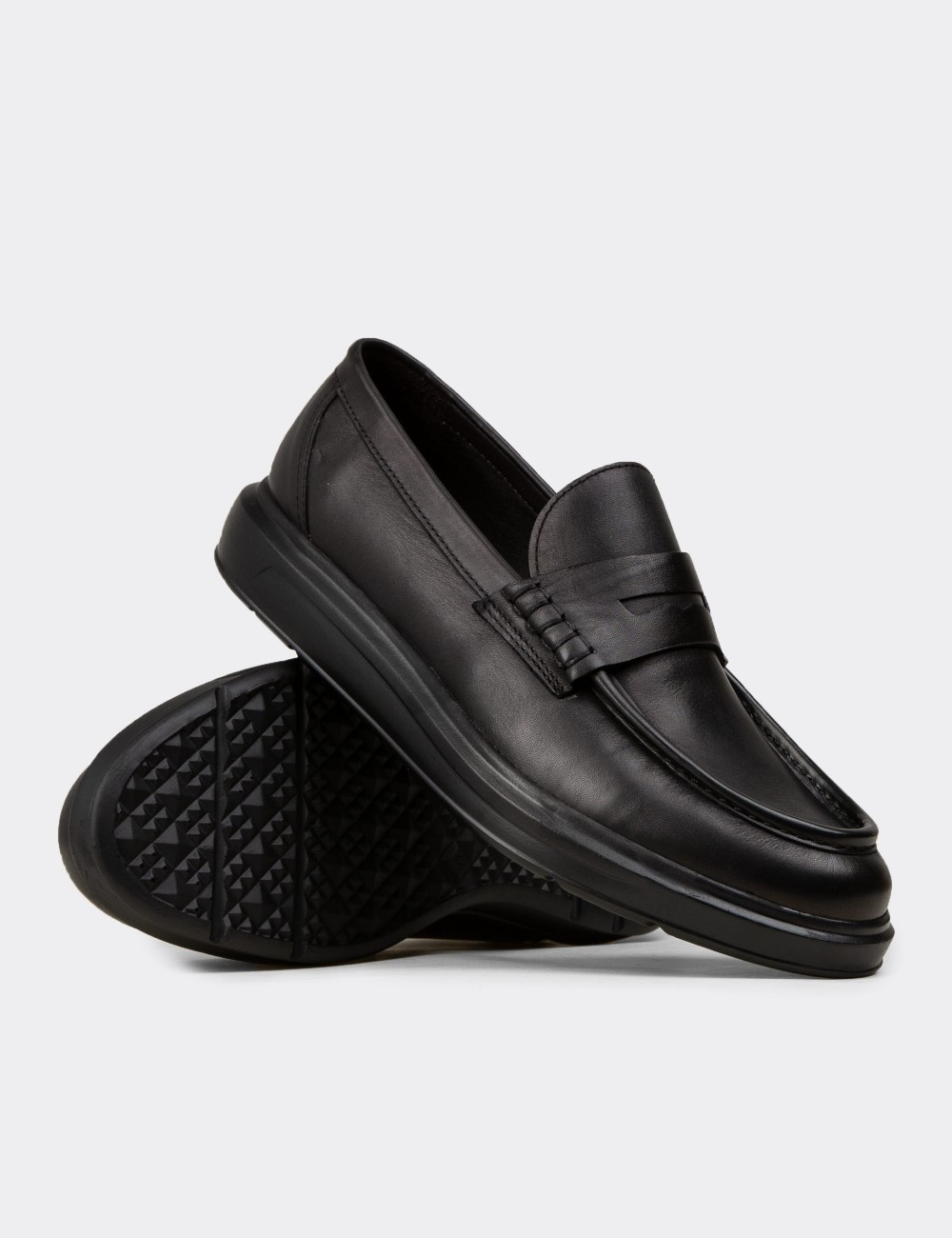 Men's Black Leather Loafers - 02000MSYHP03