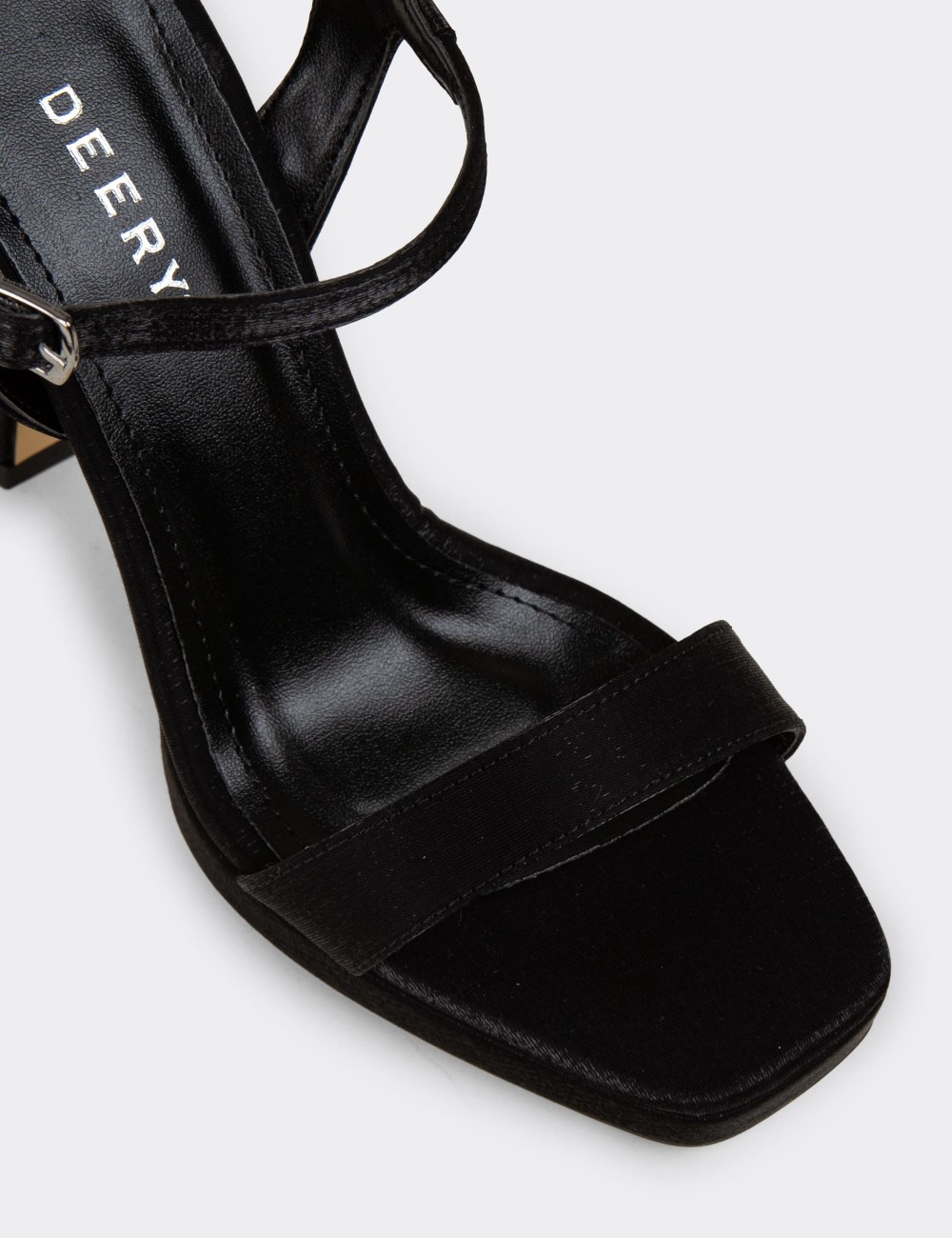 Women's Black Pumps - SM198ZSYHM03