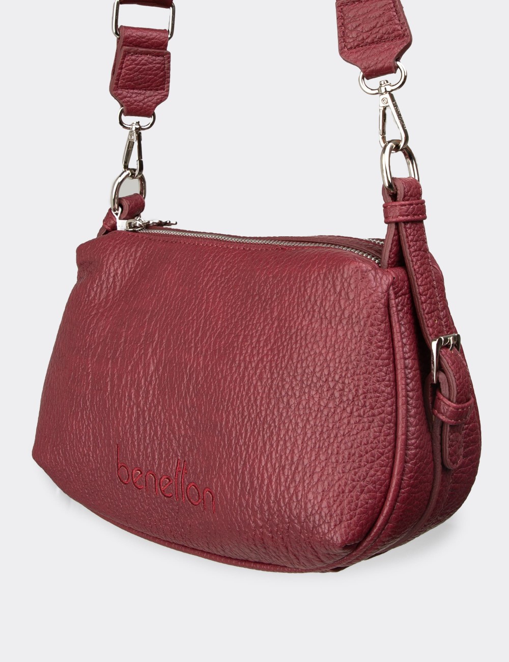 Benetton Women's Burgundy Shoulder Bag - B1679ZBRDY01