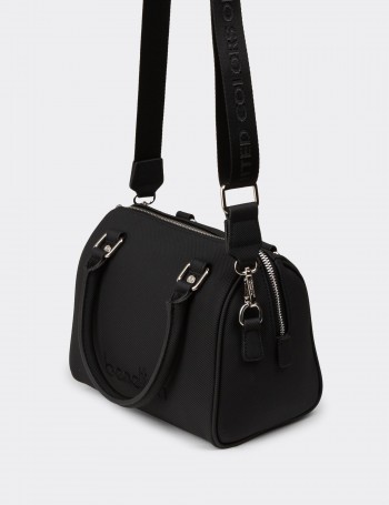 Benetton Women's Black Shoulder Bag - B1647ZSYHY01