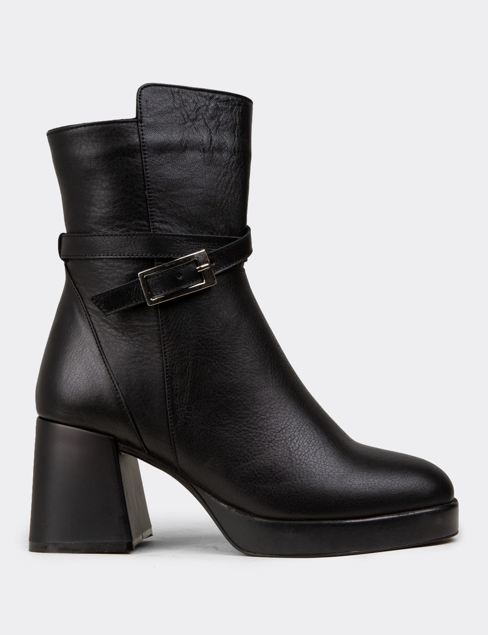 Women's Black Leather Ankle Boots - A3444ZSYHC01