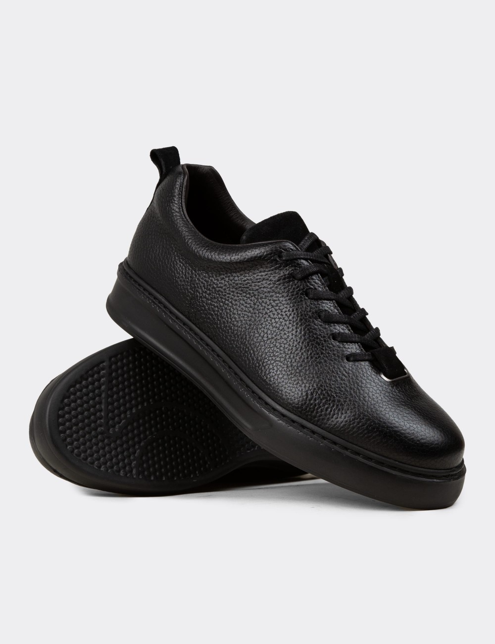 Men's Black Leather Sneakers - 02010MSYHP01