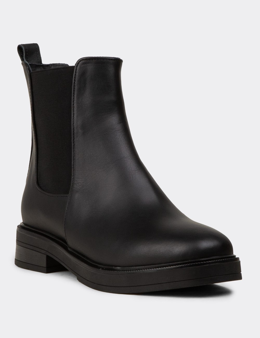 Women's Black Leather Chelsea Boots - M2173ZSYHC01