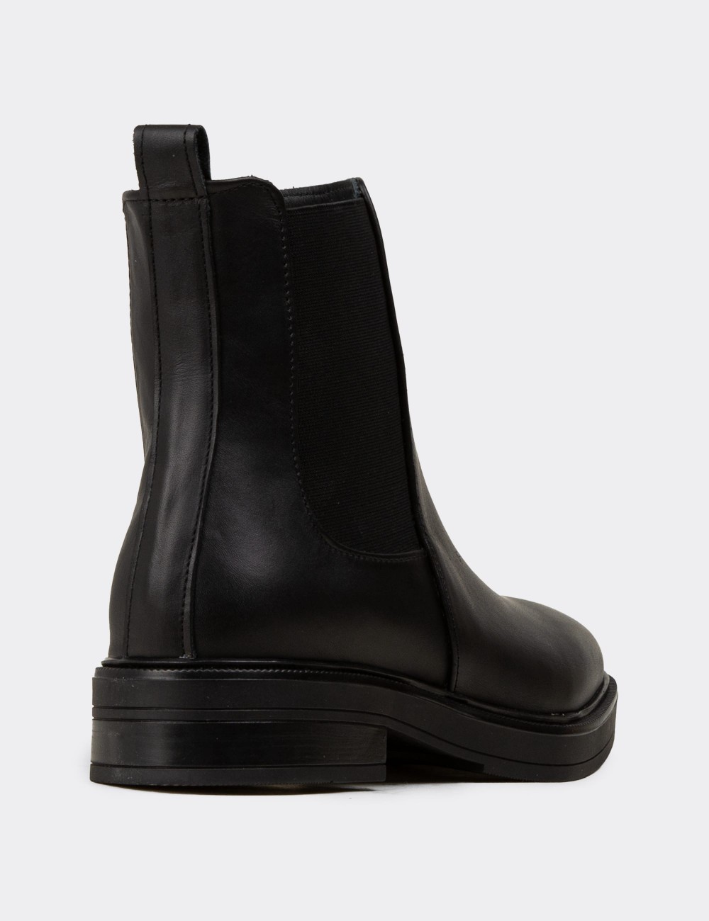 Women's Black Leather Chelsea Boots - M2173ZSYHC01