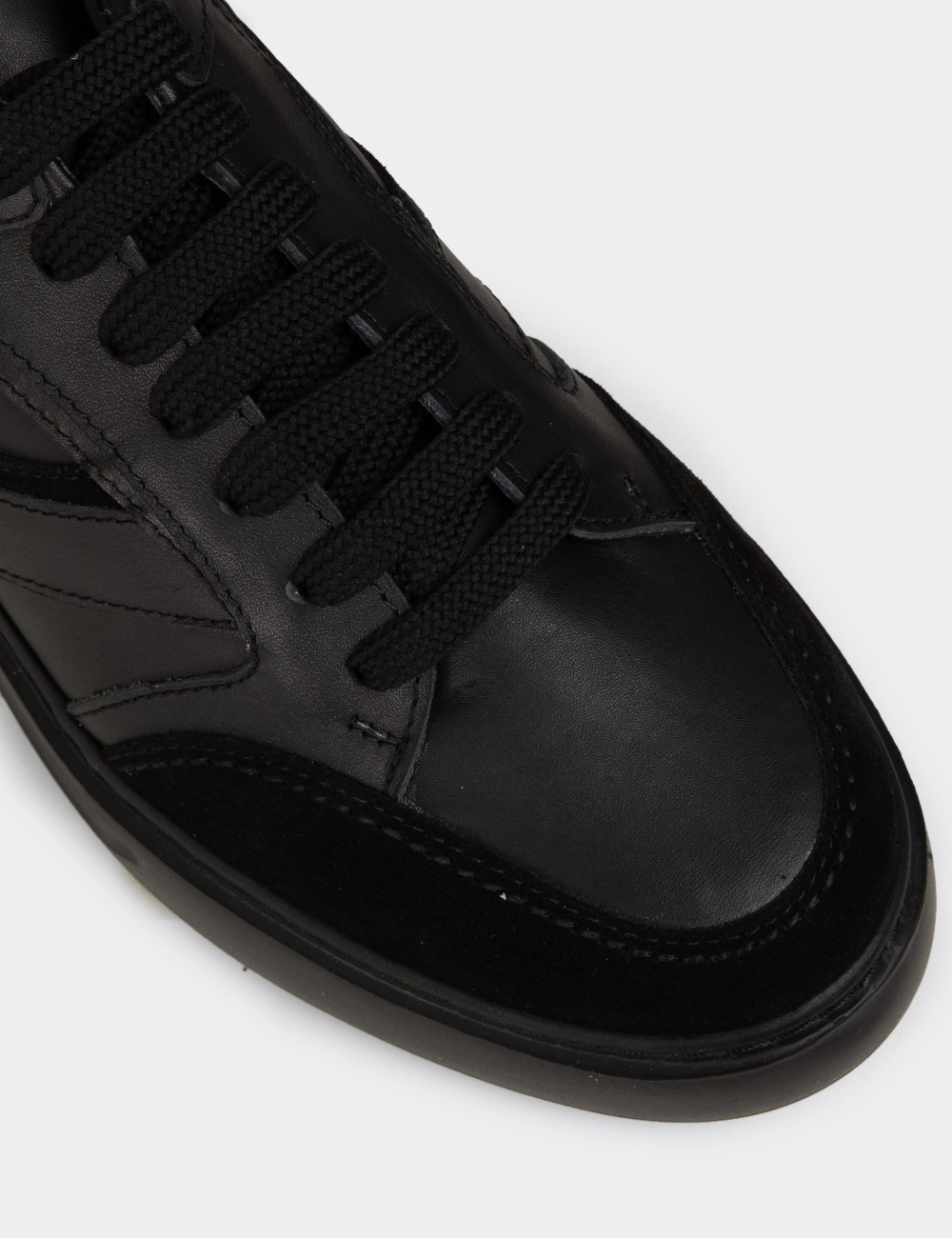 Men's Black Leather Sneakers - 02012MSYHE01