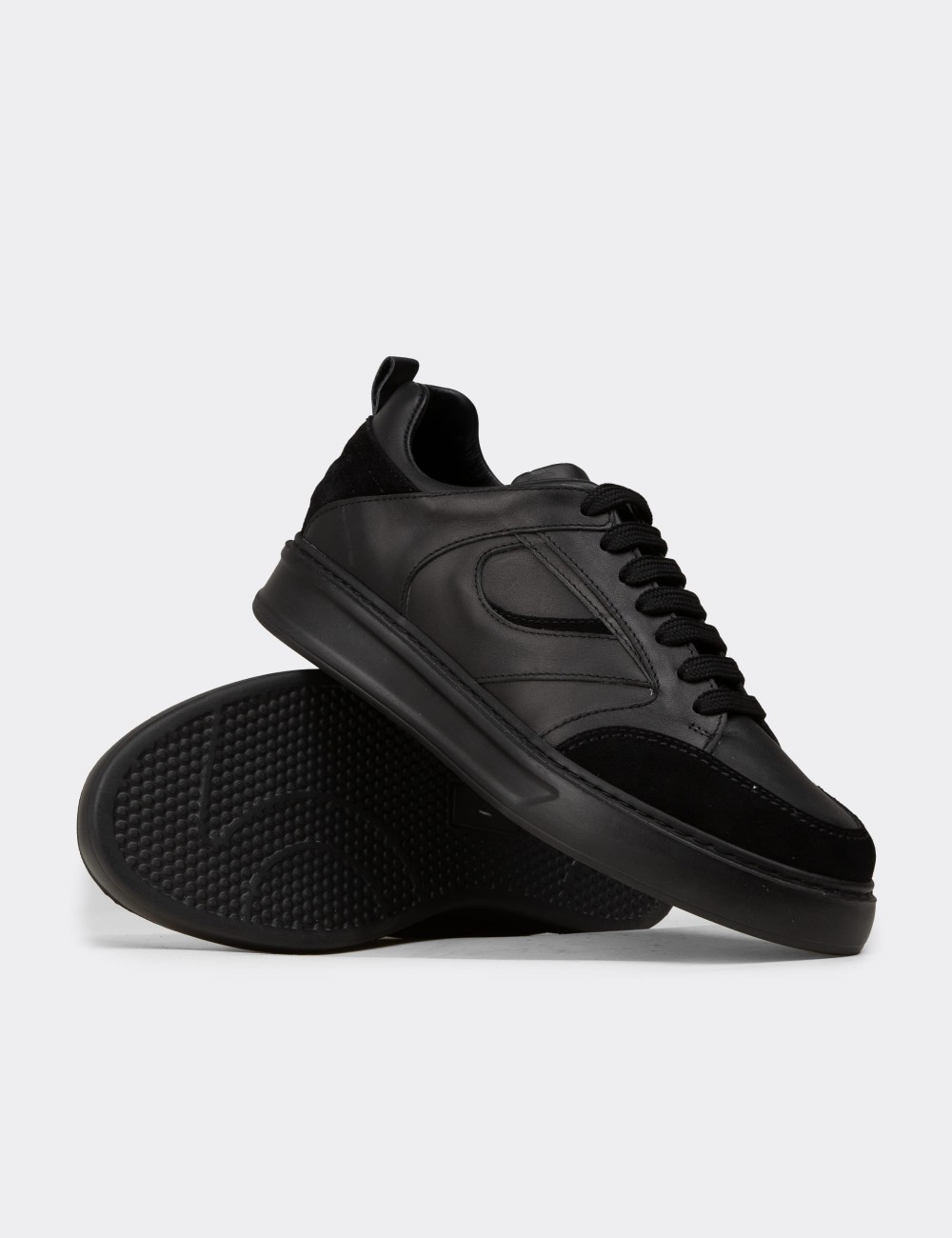 Men's Black Leather Sneakers - 02012MSYHE01