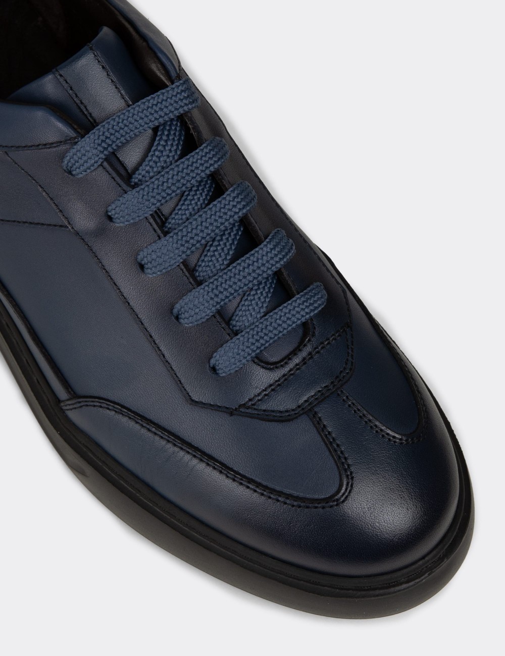 Men's Blue Leather Sneakers - 02015MMVIE01