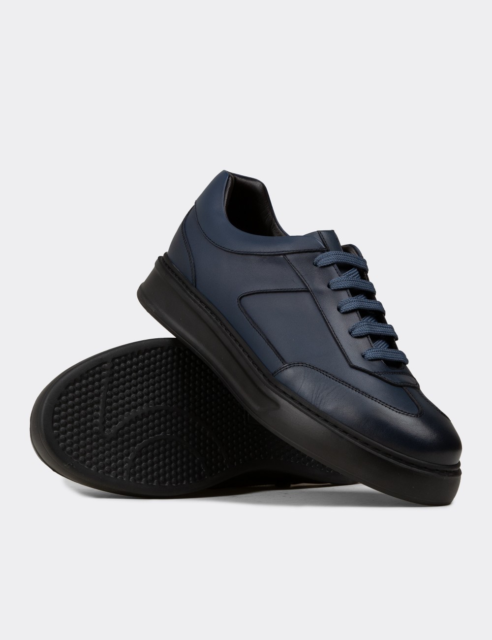 Men's Blue Leather Sneakers - 02015MMVIE01