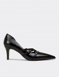Women's Croc-Embossed Black Heels with Buckle Detail
