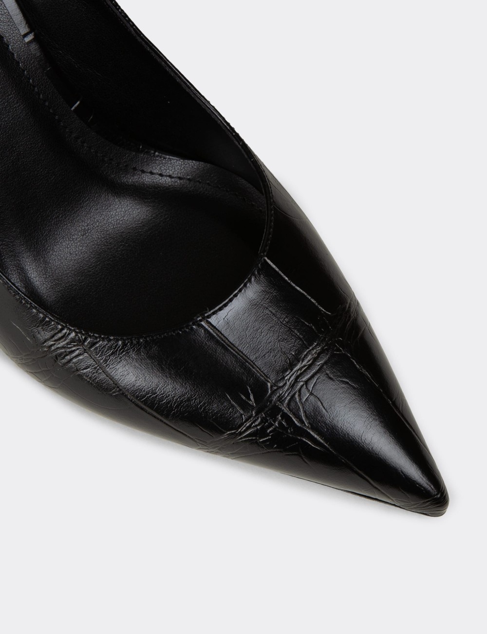 Women's Black Platform Heels with Crocodile Pattern - 10052ZSYHM01