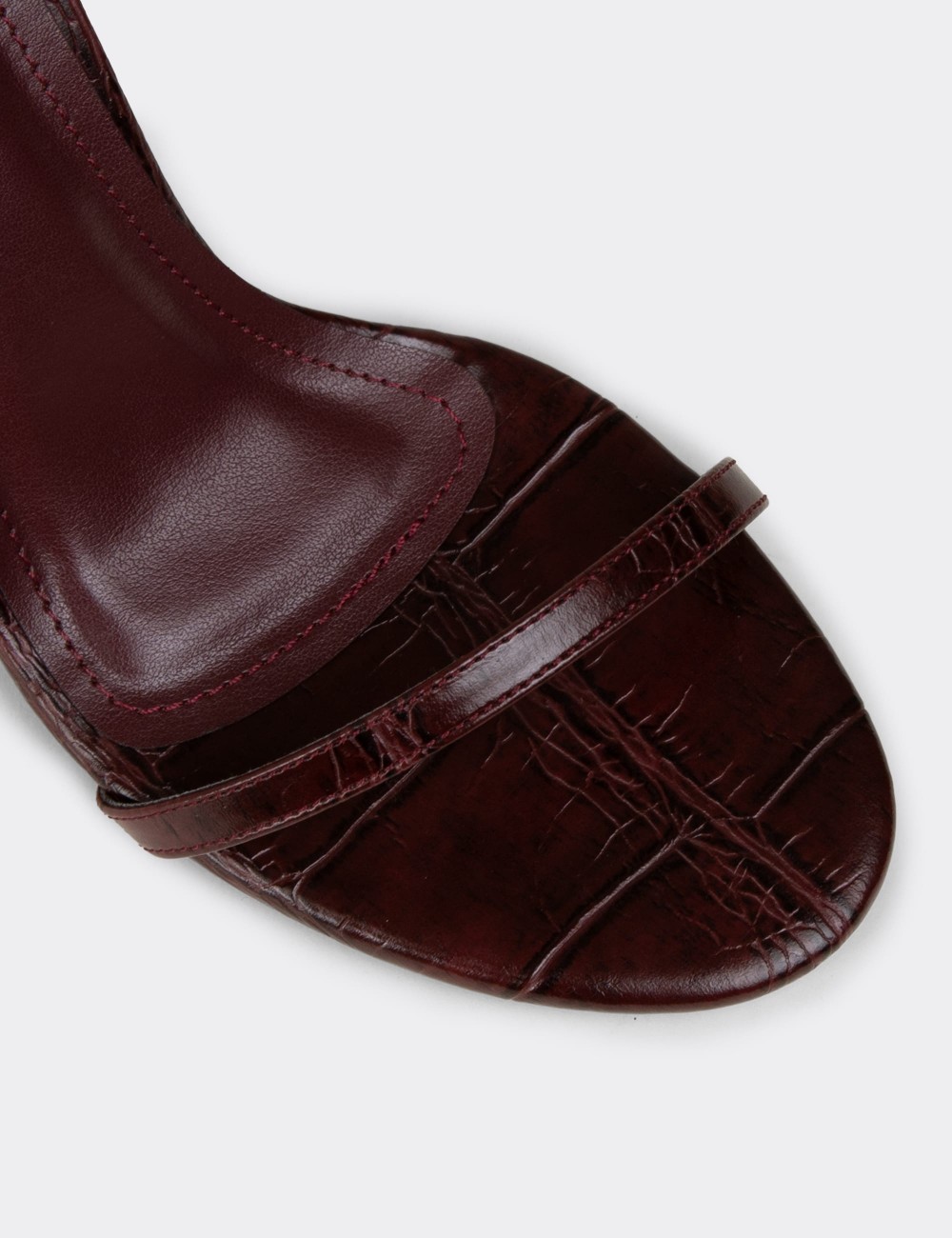 Women's Burgundy Crocodile Pattern Evening Shoes - V0301ZBRDM01