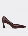 Women's Burgundy Croc-Embossed Mid-Heel Stiletto