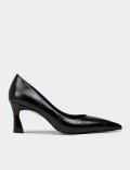 Women's Black Croc-Textured Mid-Heel Stiletto