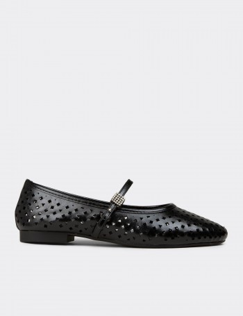 Women's Black Stone Detailed Flats