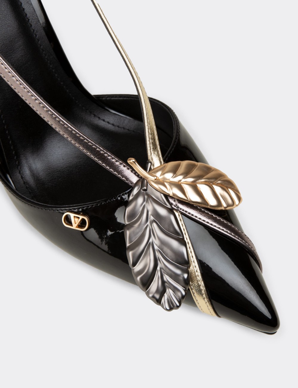 Women's Black Leaf Patterned Pumps - V0T20ZSYHM01