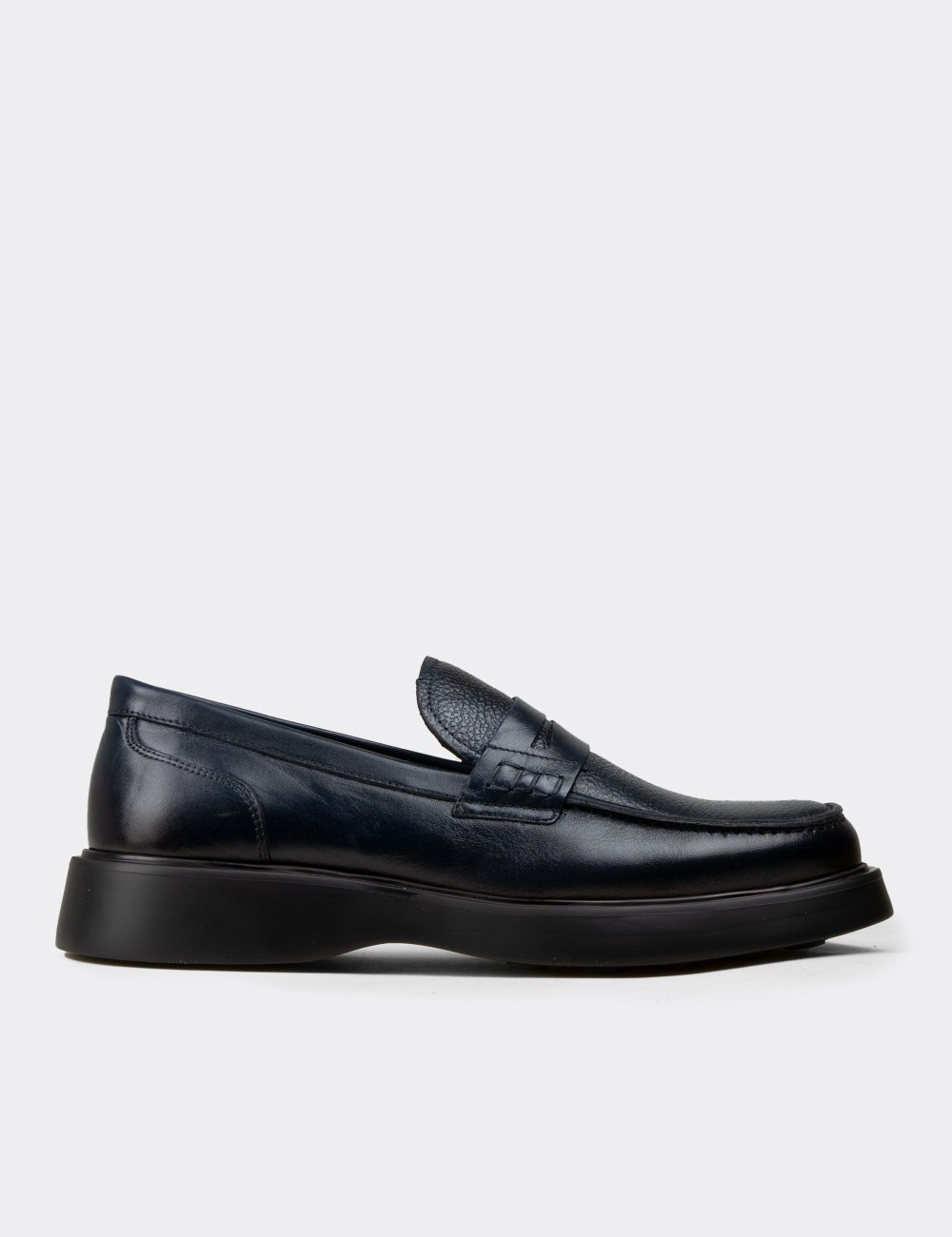 Men's Navy Leather Loafers - F6683MLCVP01