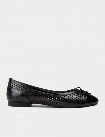 Women's Black Perforated Ballet Flats - RD190ZSYHC01