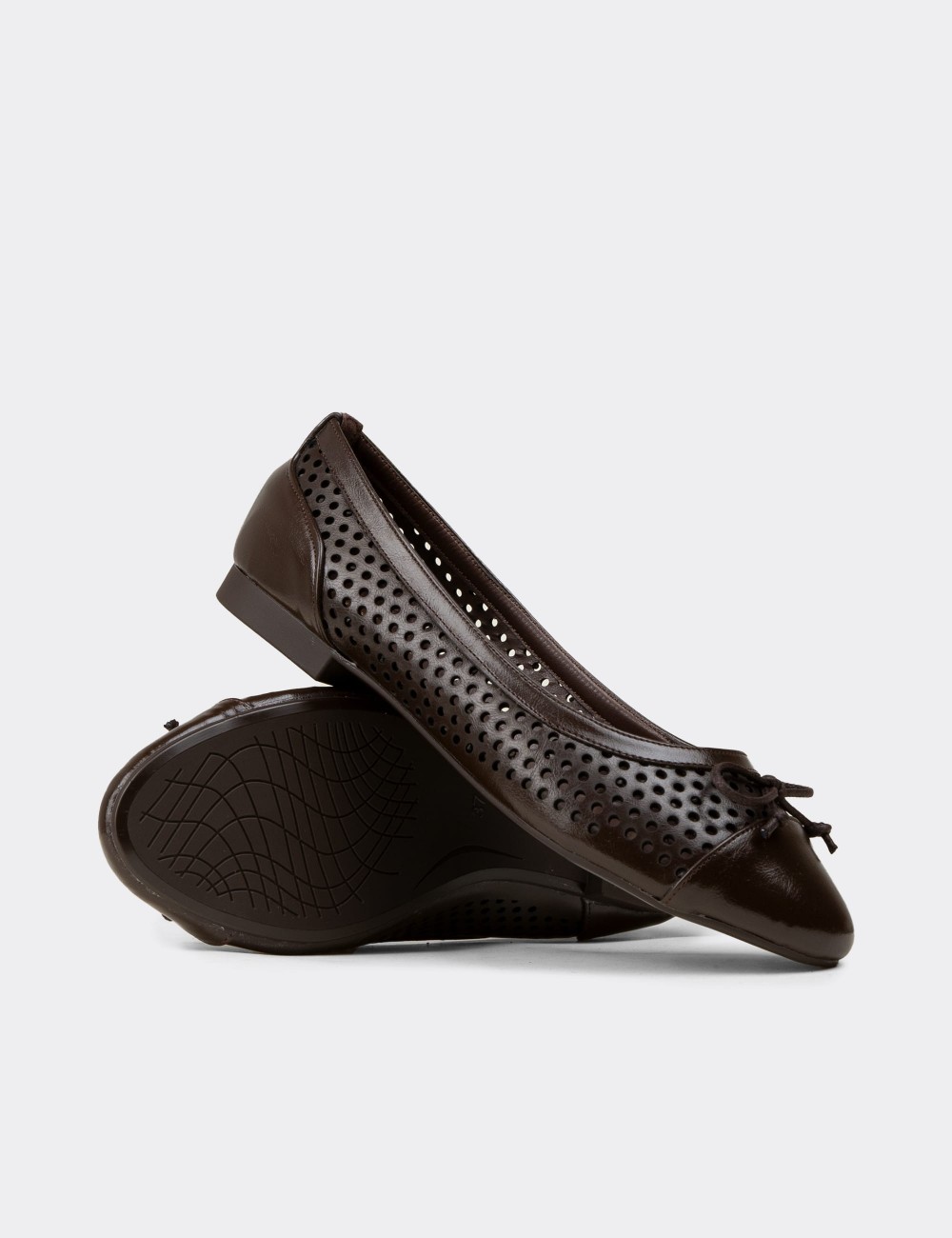 Women's Brown Perforated Ballet Flats - RD190ZKHVC01
