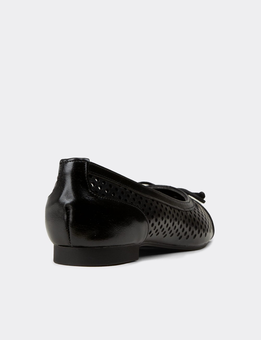 Women's Black Perforated Ballet Flats - RD190ZSYHC01