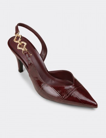 Women's Burgundy Chain Detail Pumps