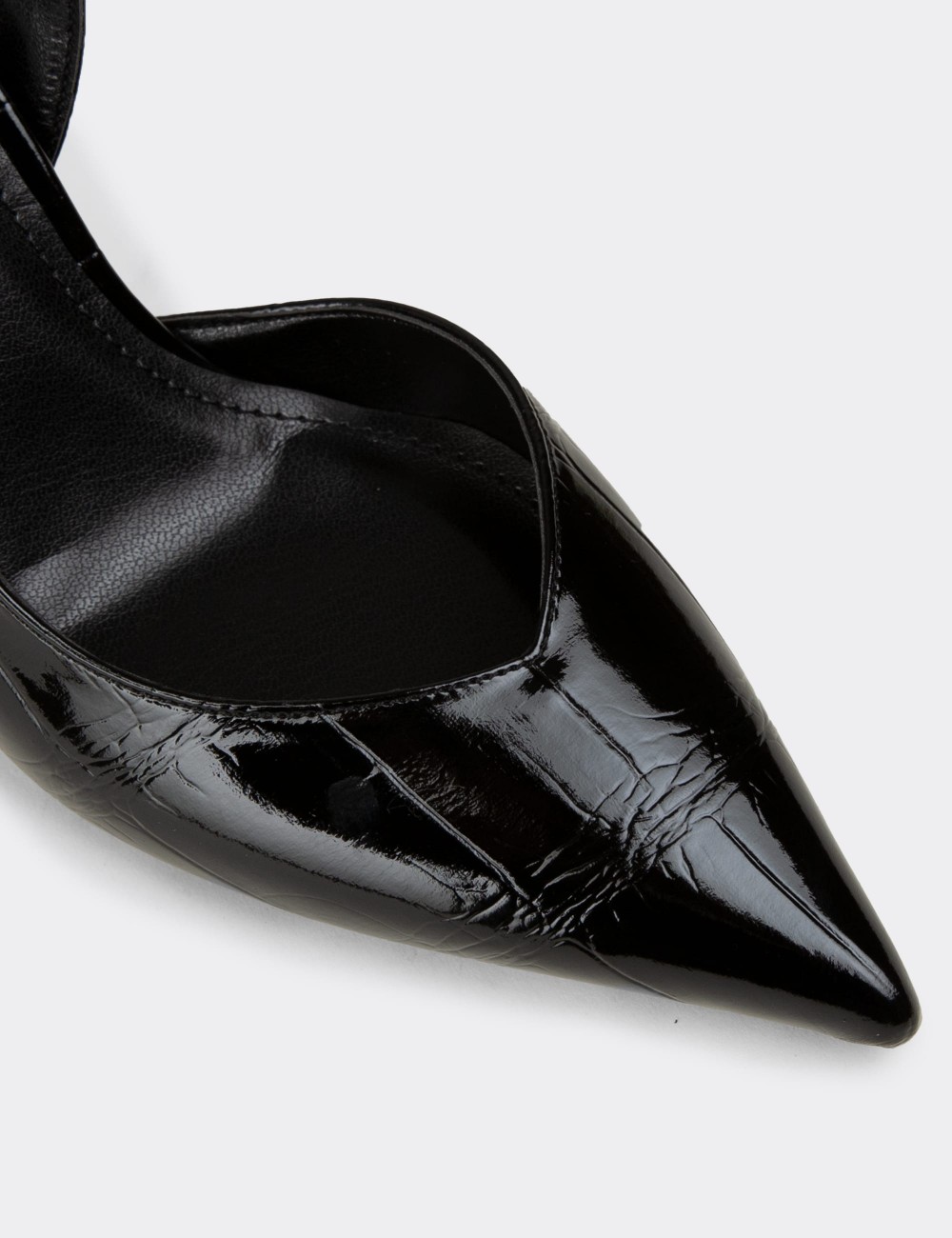 Women's Black Patent Pumps with Chain Detail - RD210ZSYHM01