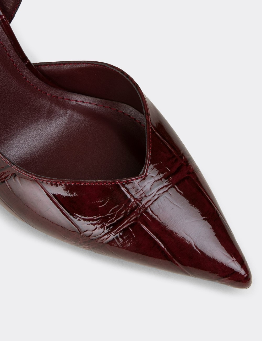 Women's Burgundy Chain Detail Pumps - RD210ZBRDM01