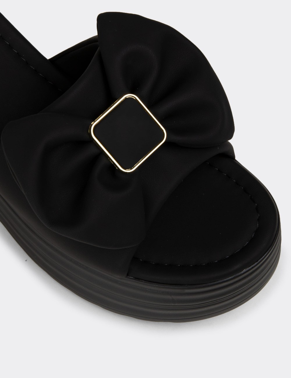 Women’s Black Platform Mule - 26450ZSYHP01