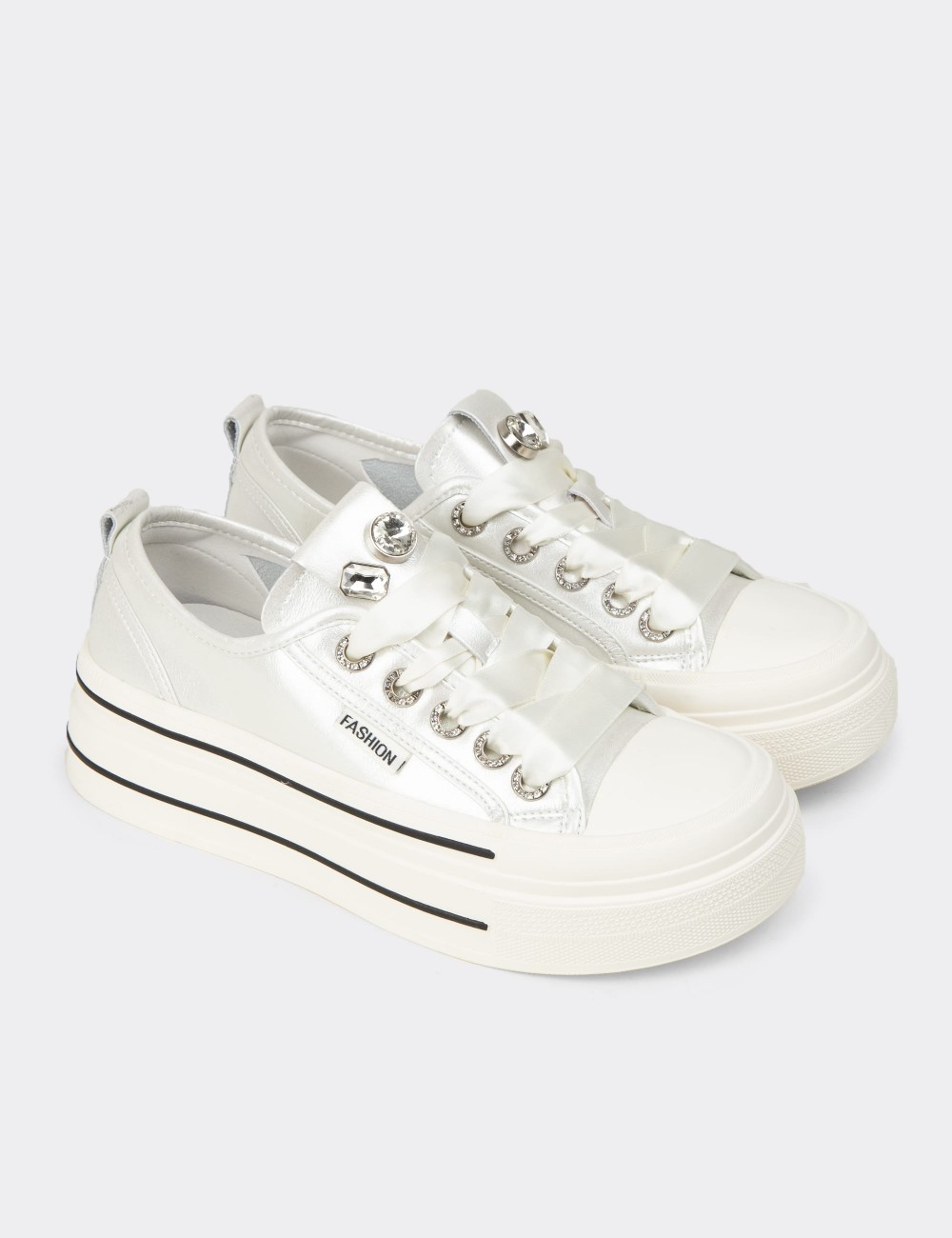 Women's White Patent Sneaker - K0524ZBYZC01