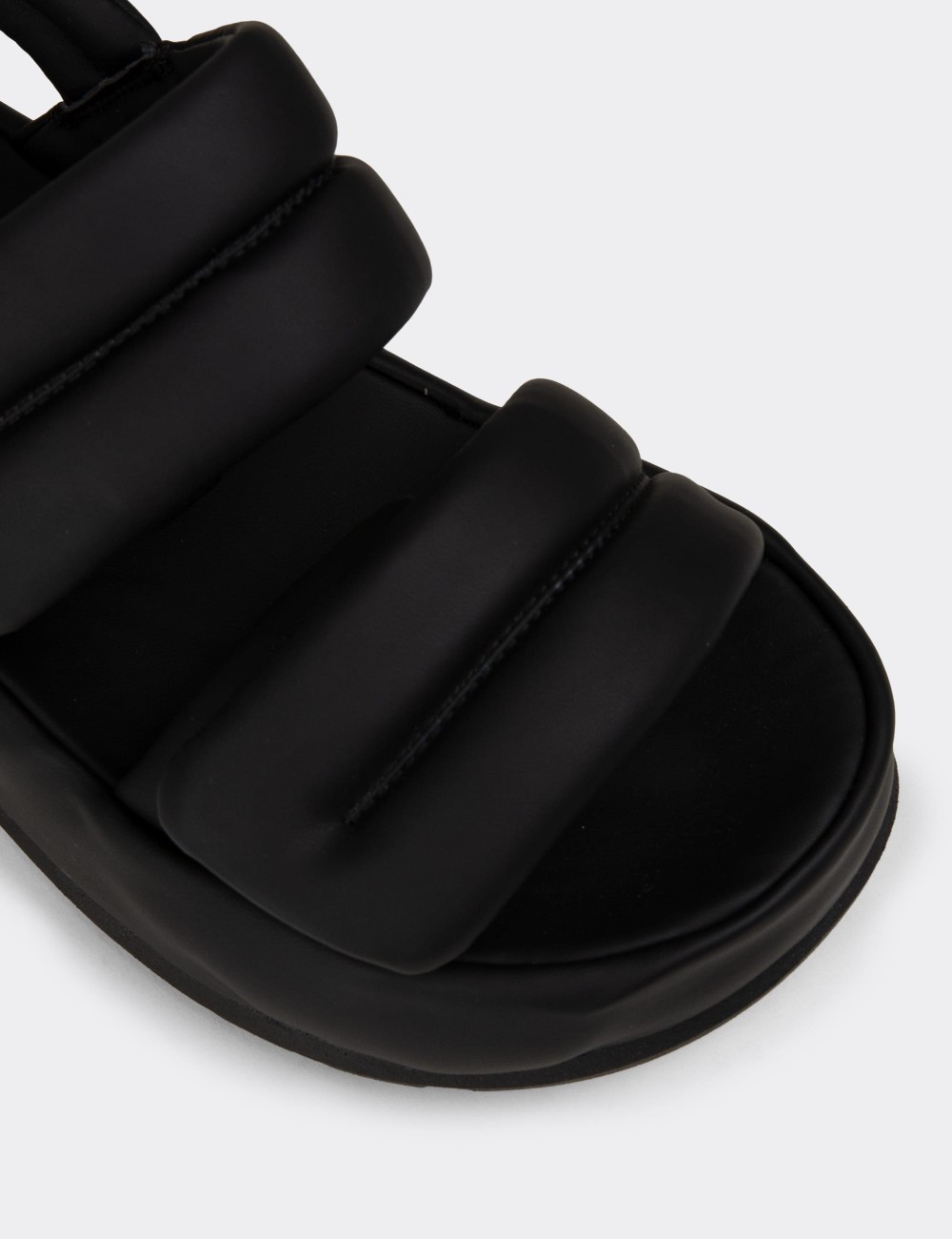 Women's Black Sandals - 25400ZSYHP01