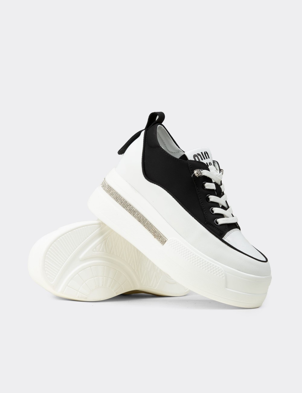 Women's Black Hidden Wedge Sneakers - K7500ZSYHC01