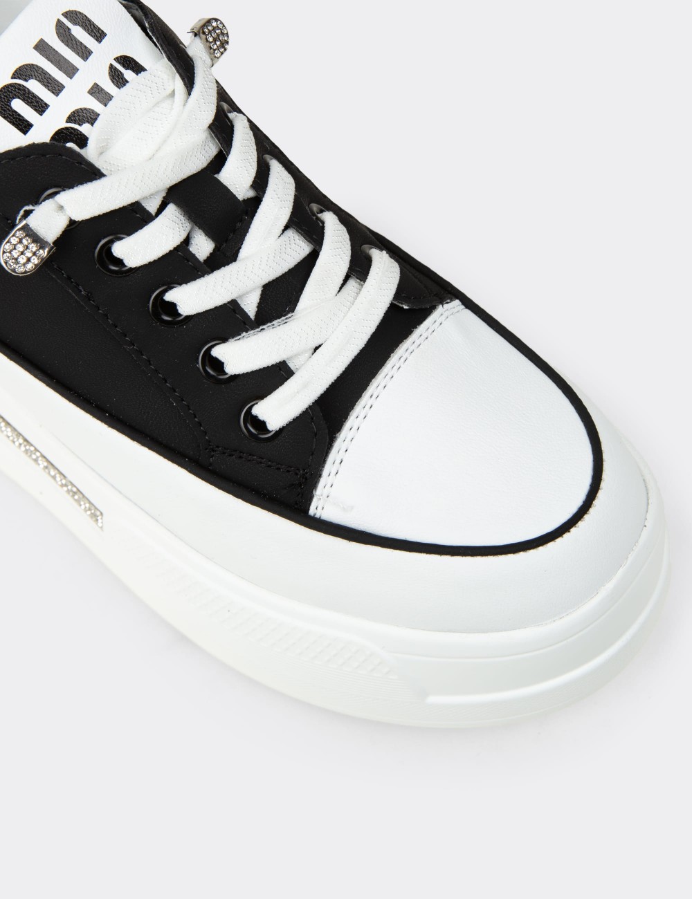 Women's Black Hidden Wedge Sneakers - K7500ZSYHC01